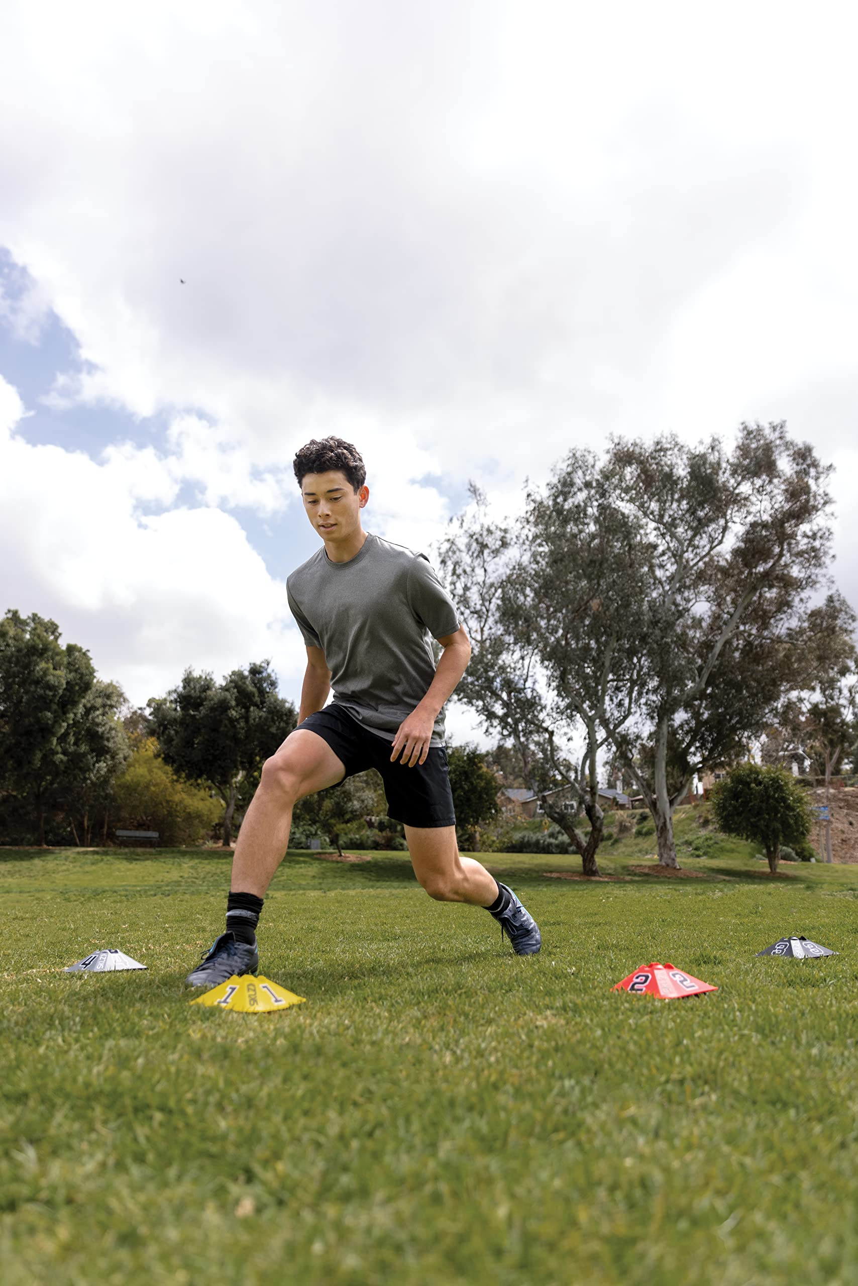 sklz-reactive-agility-cones-set-de-8-c-nes-d-agilit-r-actifs-multicolores-et-num image 4