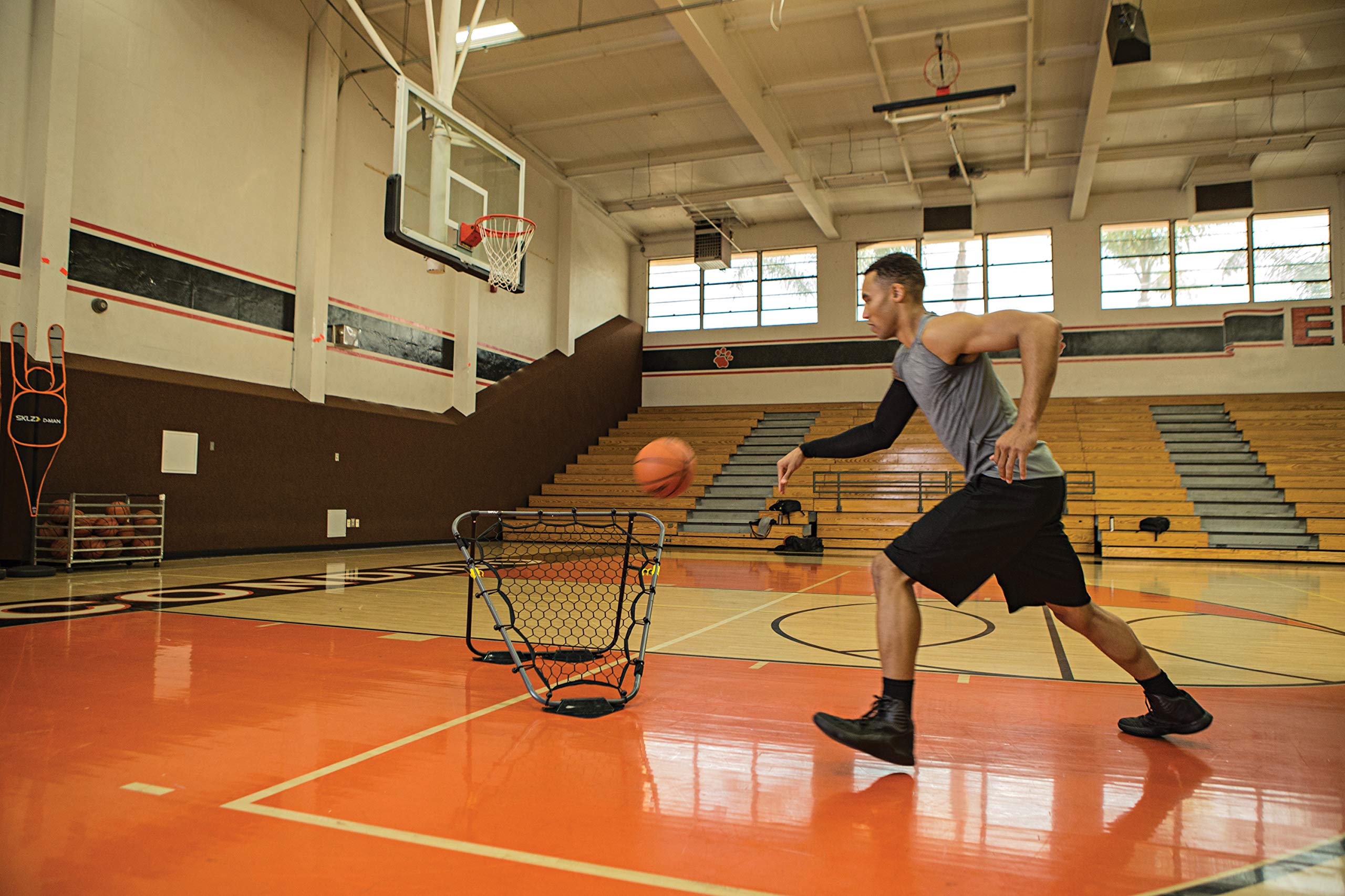 sklz-basketball-solo-assist-rebounder-mini-filet-de-passe-et-tir-pliable-et-l-ge image 4